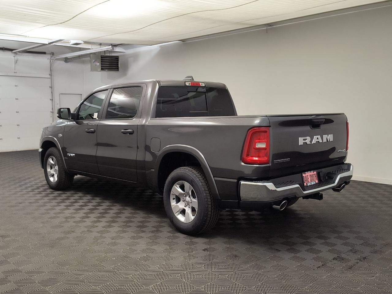New 2027 Ram 1500 BIG HORN CREW CAB 4X4 5'7 BOX Pickup