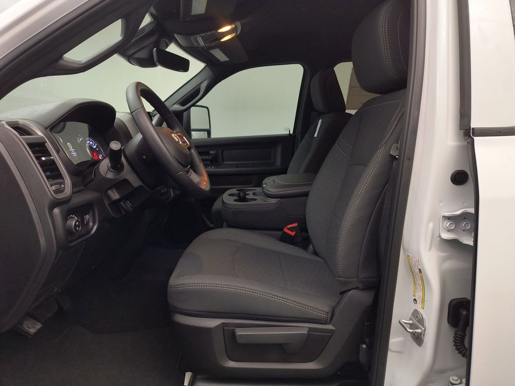 2026 Ram 2500 Tradesman photo 4