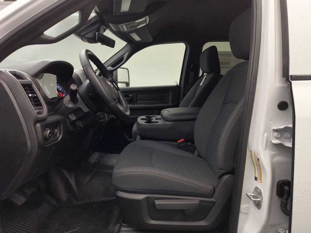 New 2026 Ram 5500 Chassis Cab 5500 TRADESMAN CHASSIS CREW CAB 4X4 84' CA Pickup