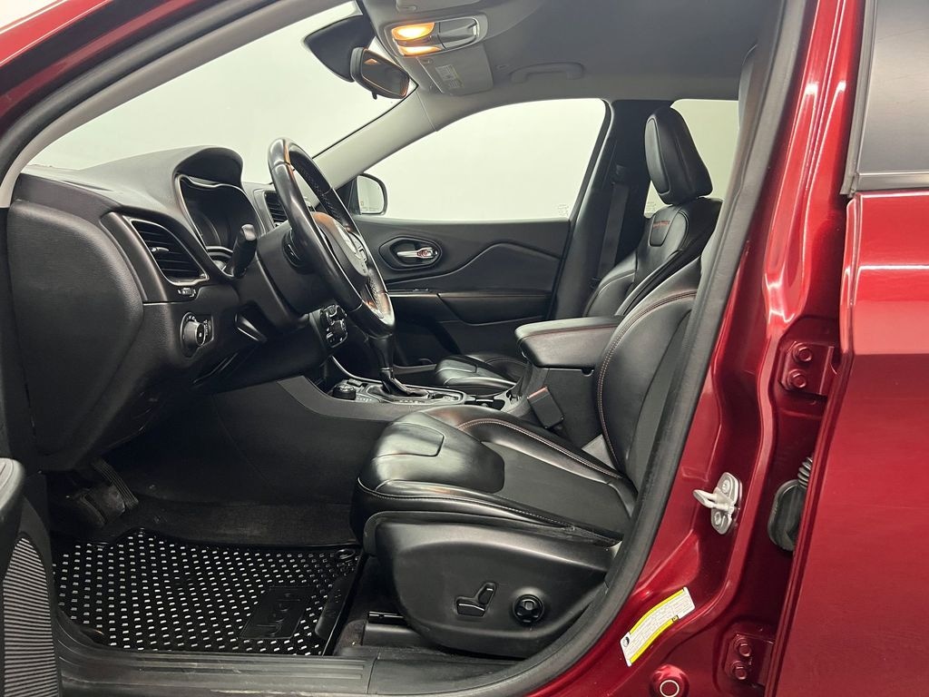 Used 2019 Jeep Cherokee Trailhawk 4x4 SUV