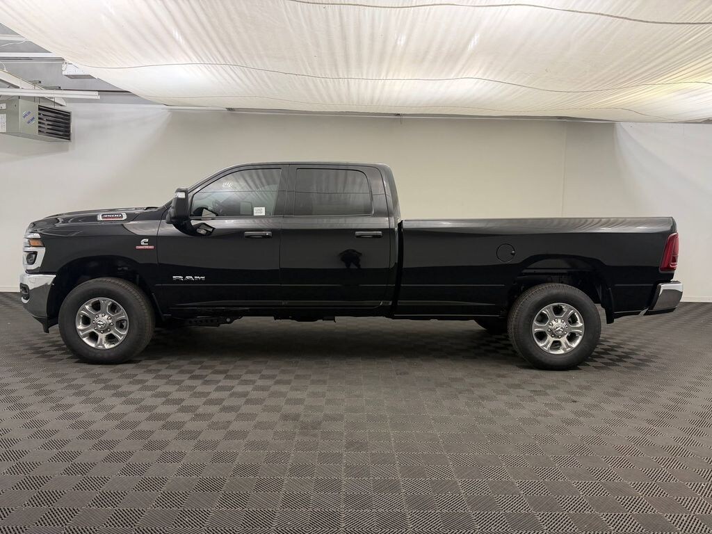 New 2026 Ram 3500 BIG HORN CREW CAB 4X4 8' BOX Pickup