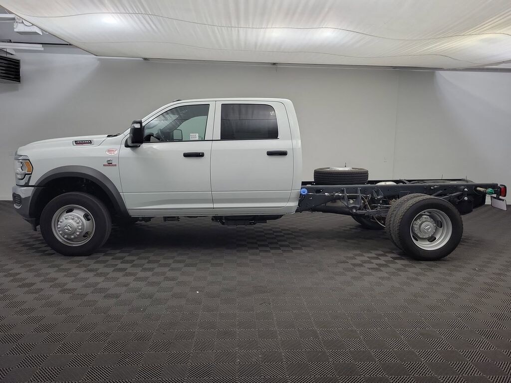 New 2024 Ram 4500 Chassis Cab 4500 TRADESMAN CHASSIS CREW CAB 4X4 60' CA Pickup
