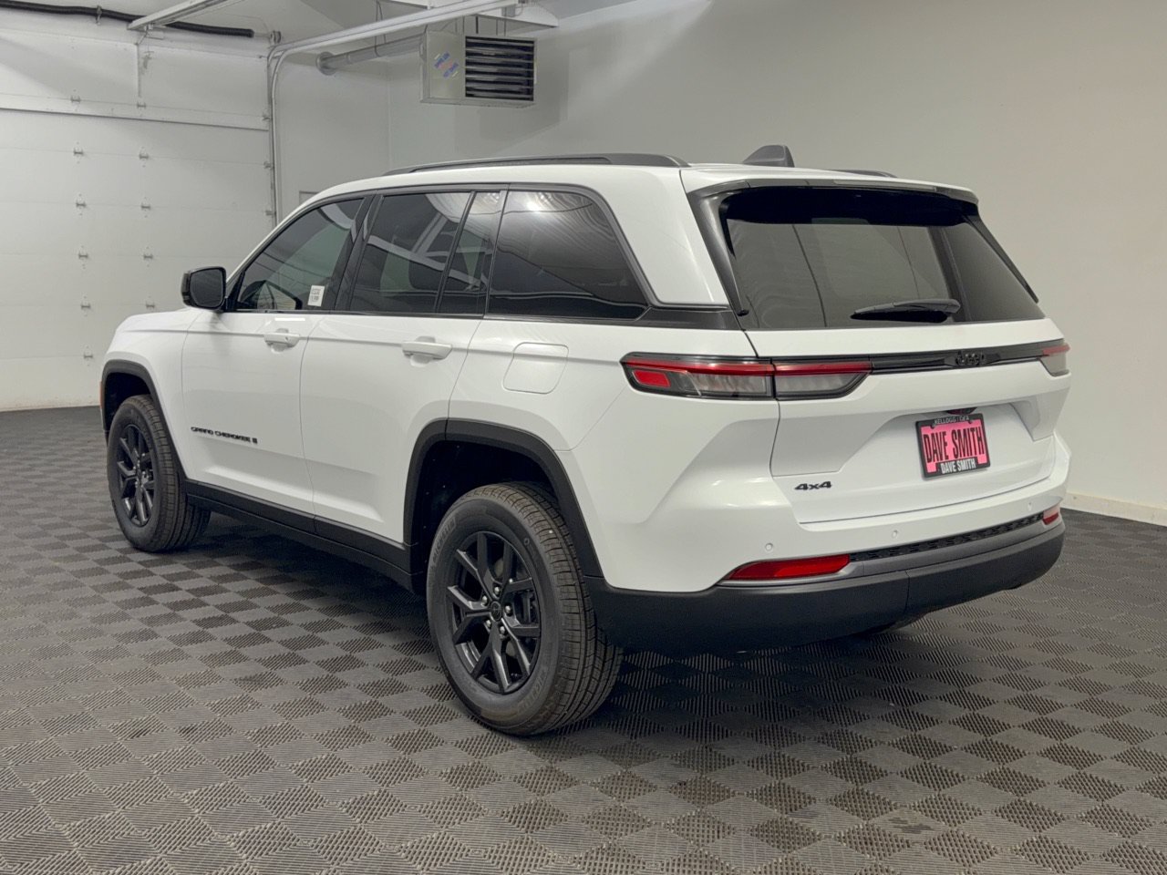 New 2027 Jeep Grand Cherokee 2 Row LAREDO 4X4 Sport Utility