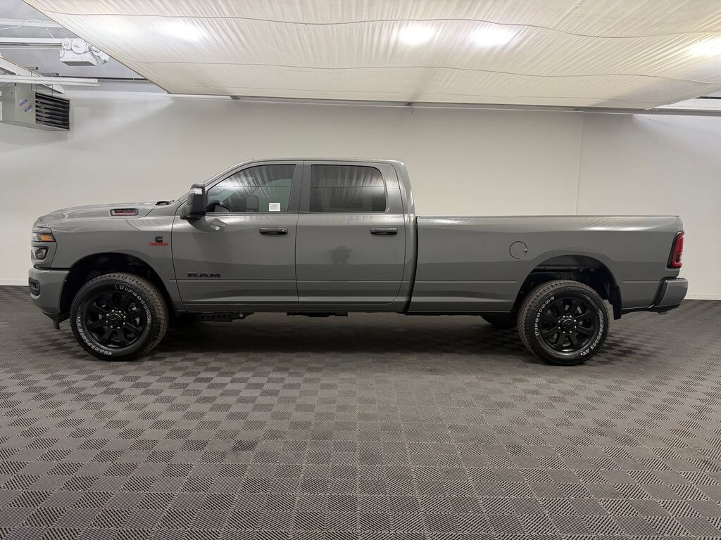 New 2026 Ram 3500 BIG HORN CREW CAB 4X4 8' BOX Pickup