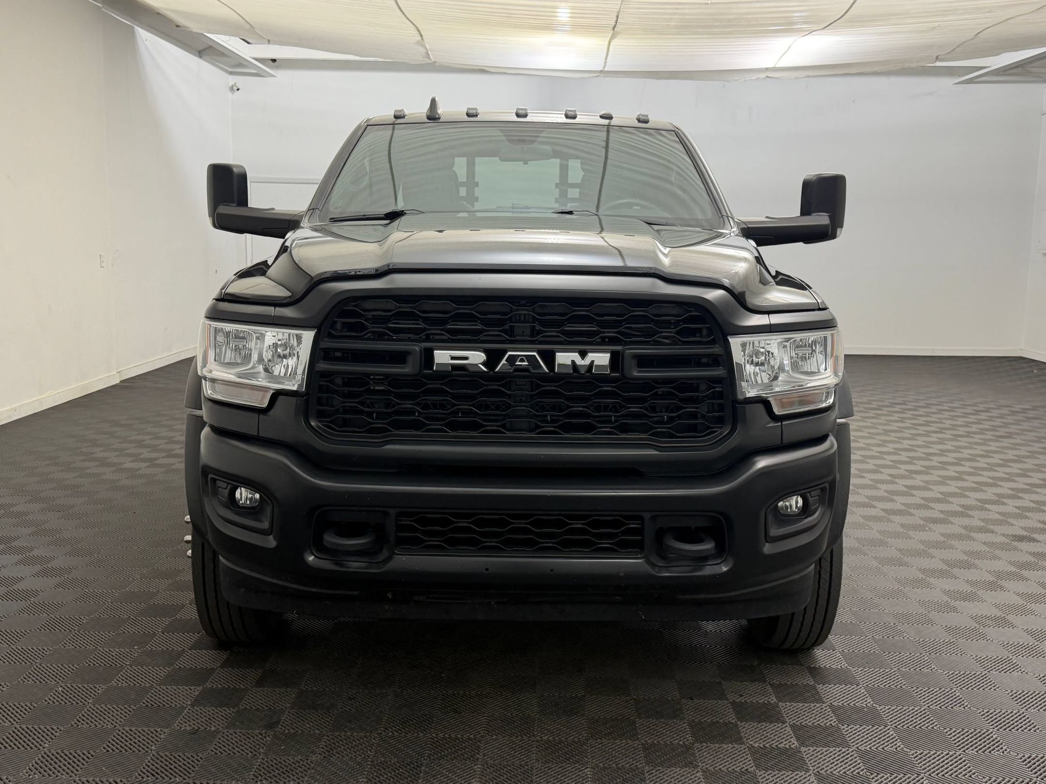 2022 Ram 5500 Chassis Tradesman/SLT/Laramie/Limited Truck Crew Cab