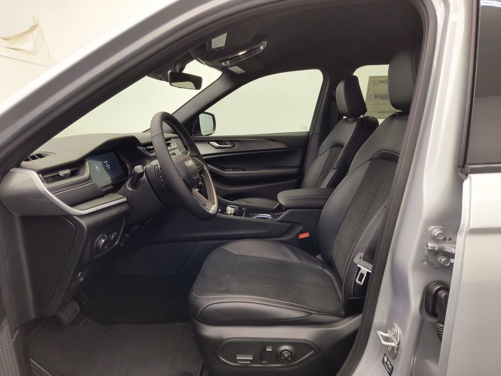 New 2025 Jeep Grand Cherokee OVERLAND 4X4 Sport Utility