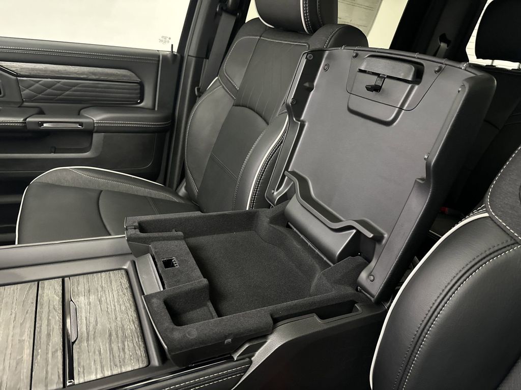 2025 RAM 3500 Limited - Photo 26