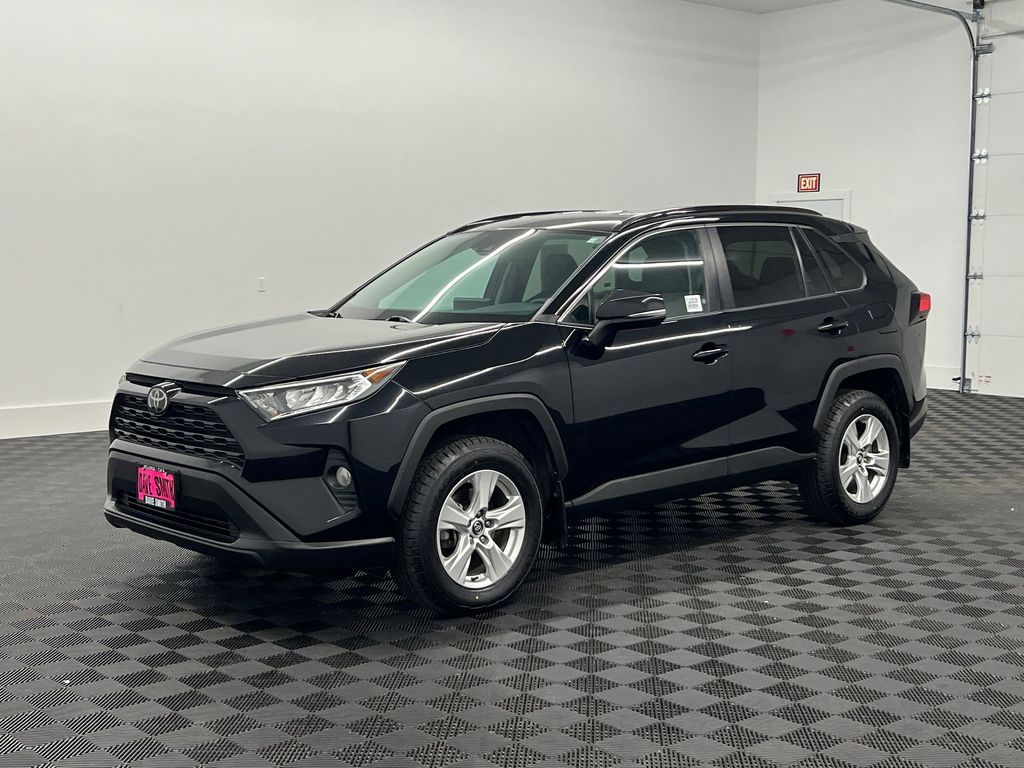 2020 Toyota RAV4 XLE