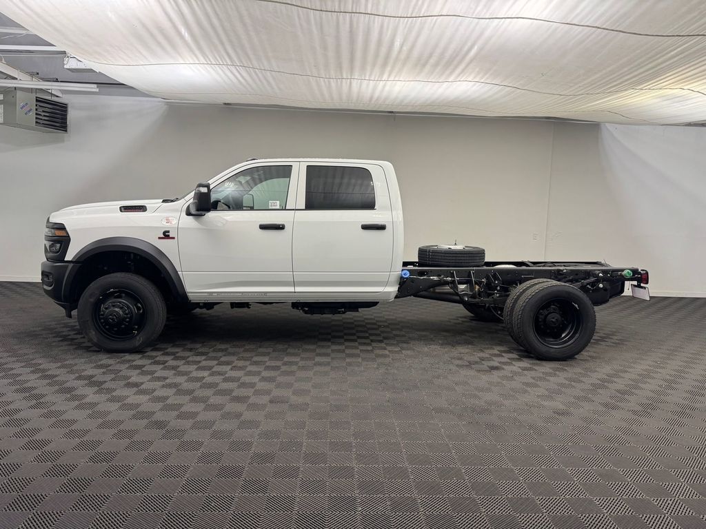 New 2026 Ram 5500 Chassis Cab TRADESMAN CREW 4X4 60' CA Pickup