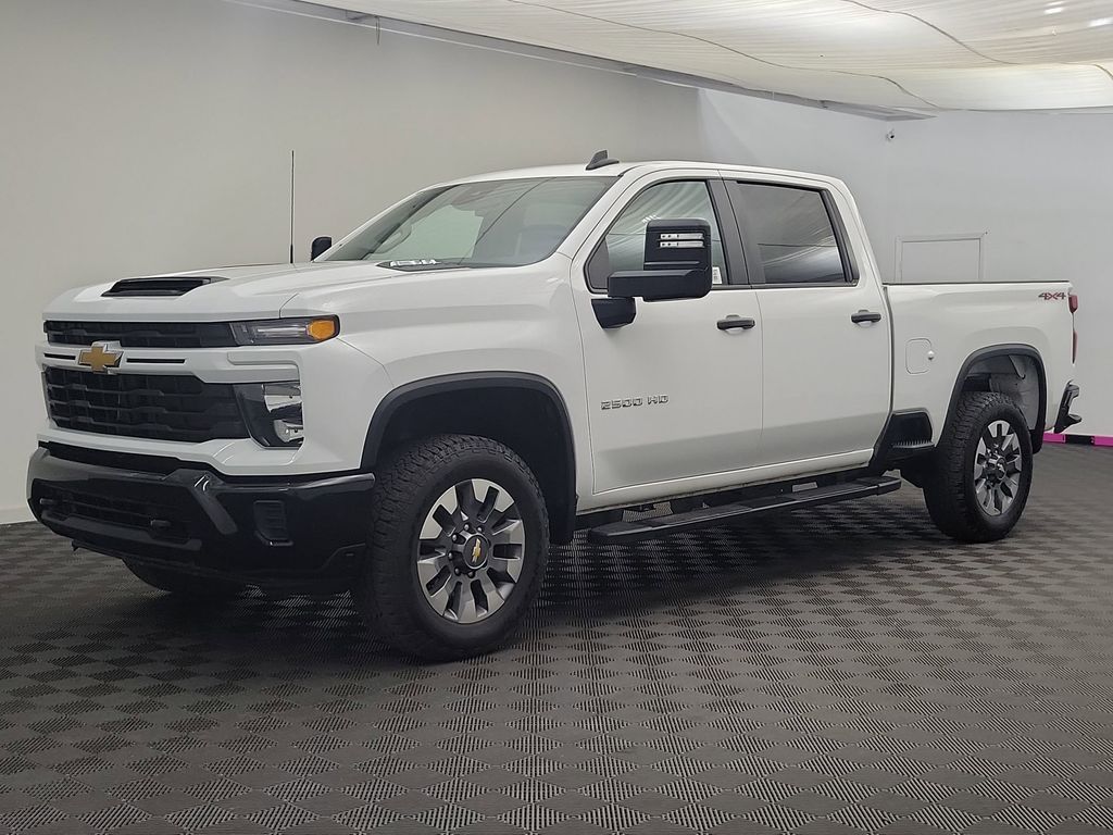 2025 Chevrolet Silverado 2500HD Custom's photo