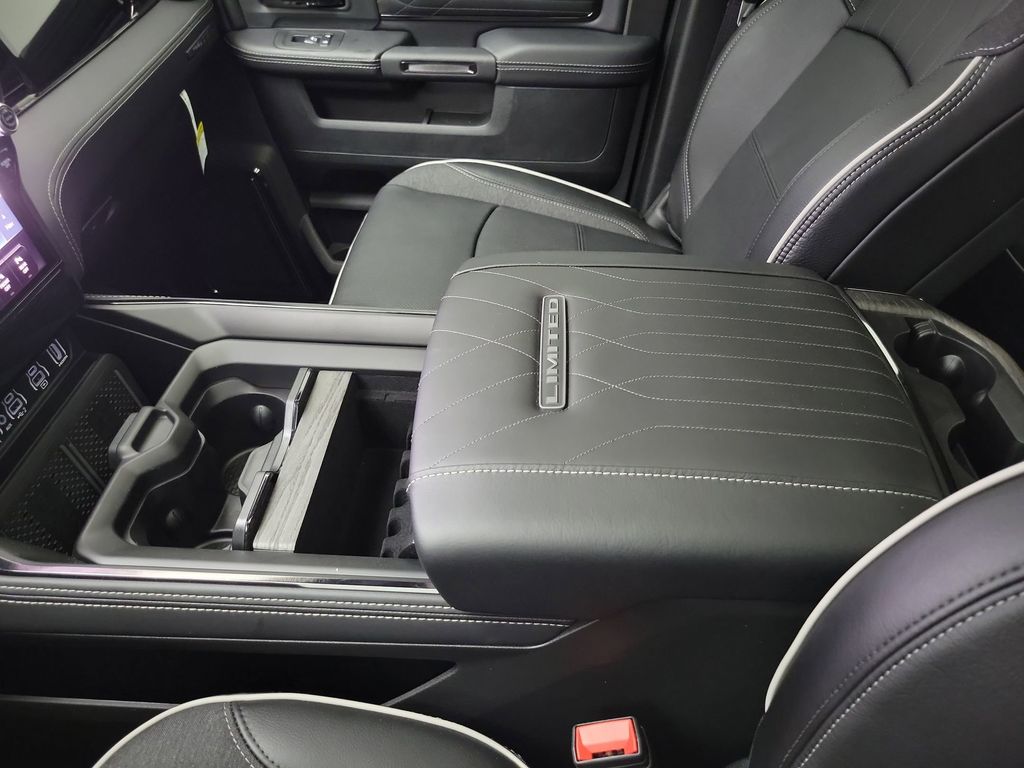 2025 RAM 3500 Limited - Photo 32