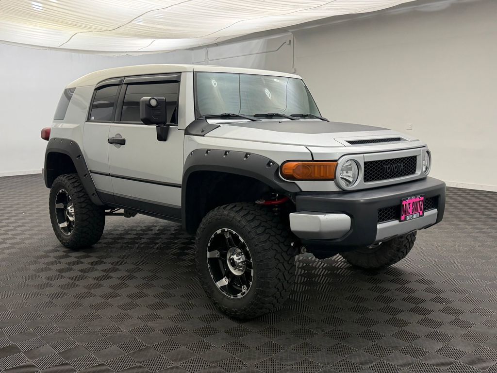 FJ Cruiser Base SUV