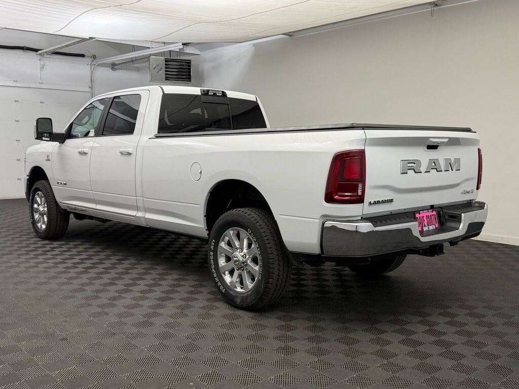 New 2026 Ram 3500 LARAMIE CREW CAB 4X4 8' BOX Pickup