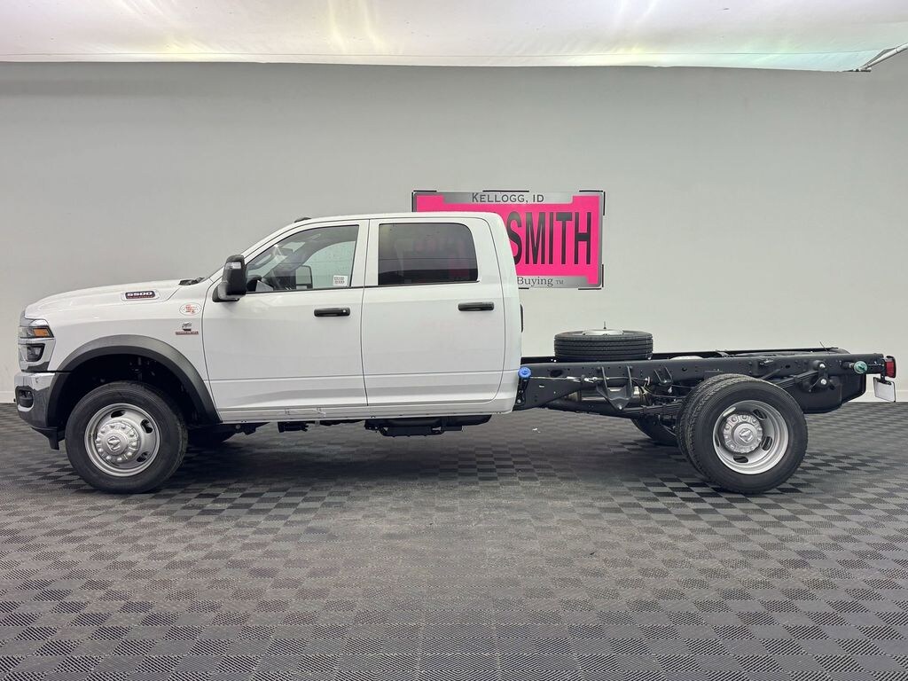 New 2025 Ram 5500 Chassis Cab 5500 TRADESMAN CHASSIS CREW CAB 4X4 60' CA Pickup