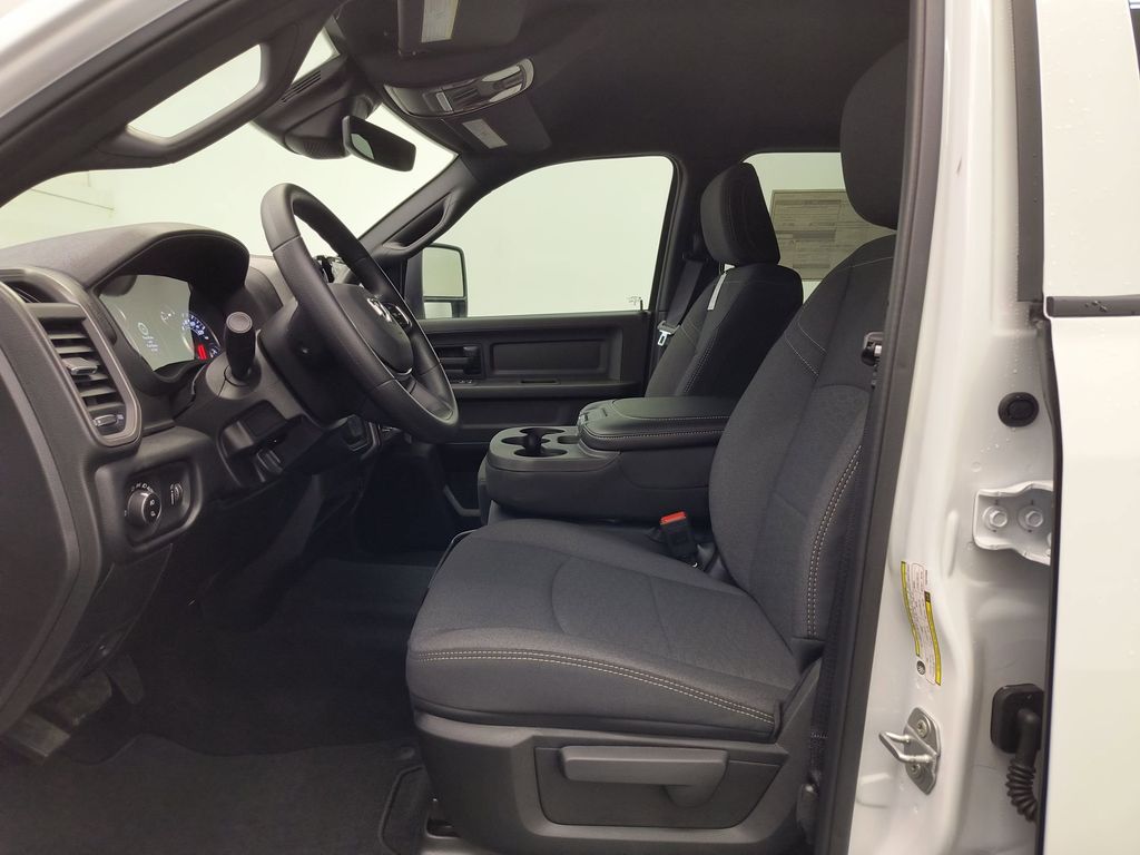 2026 Ram 2500 Tradesman photo 4