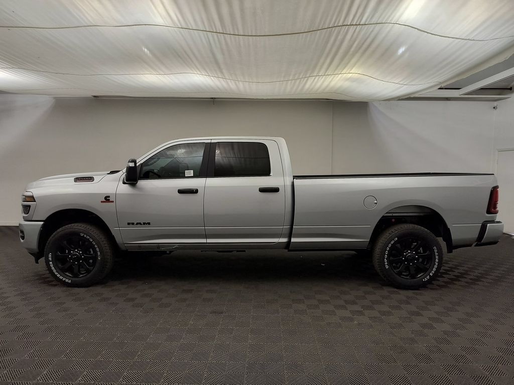 New 2026 Ram 3500 BIG HORN CREW CAB 4X4 8' BOX Pickup