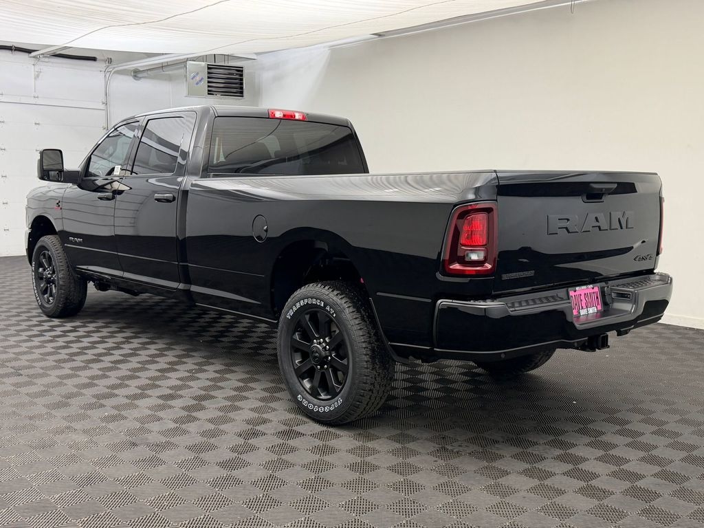 New 2026 Ram 3500 BIG HORN CREW CAB 4X4 8' BOX Pickup