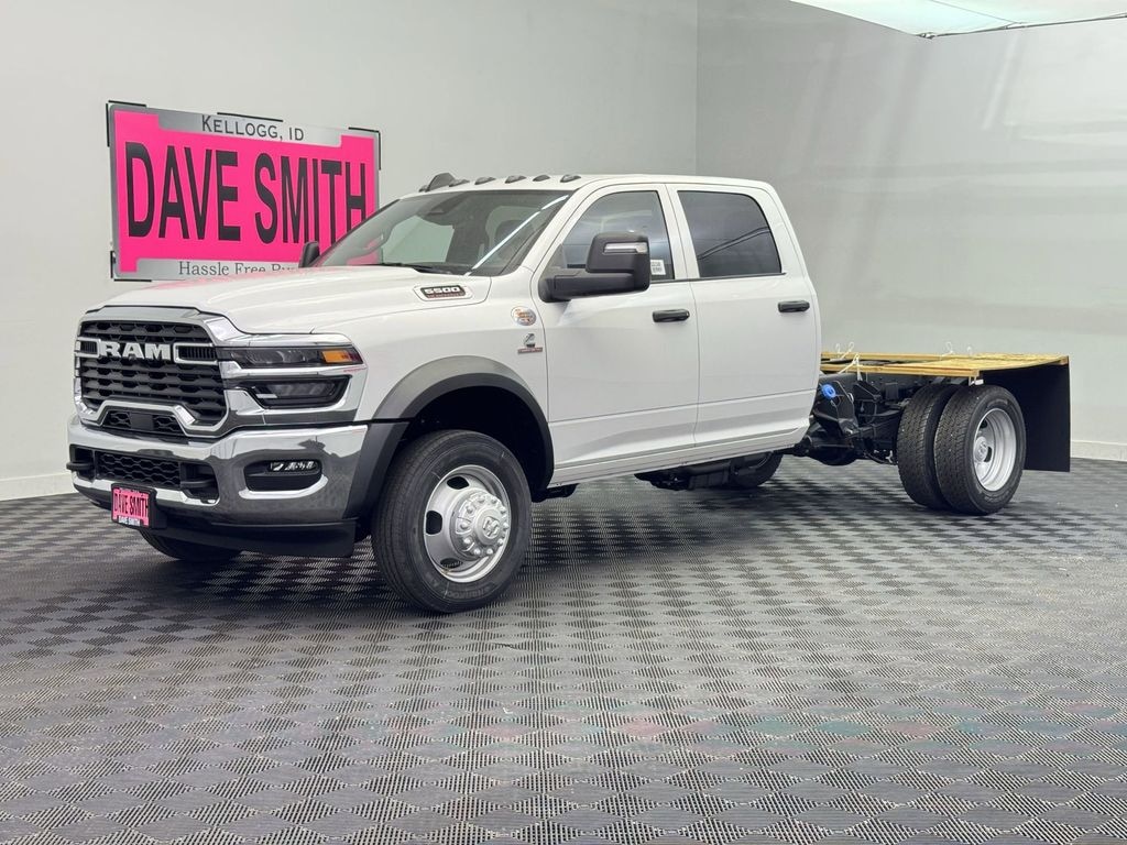 New 2025 Ram 5500 Chassis Cab 5500 TRADESMAN CHASSIS CREW CAB 4X4 60' CA Pickup