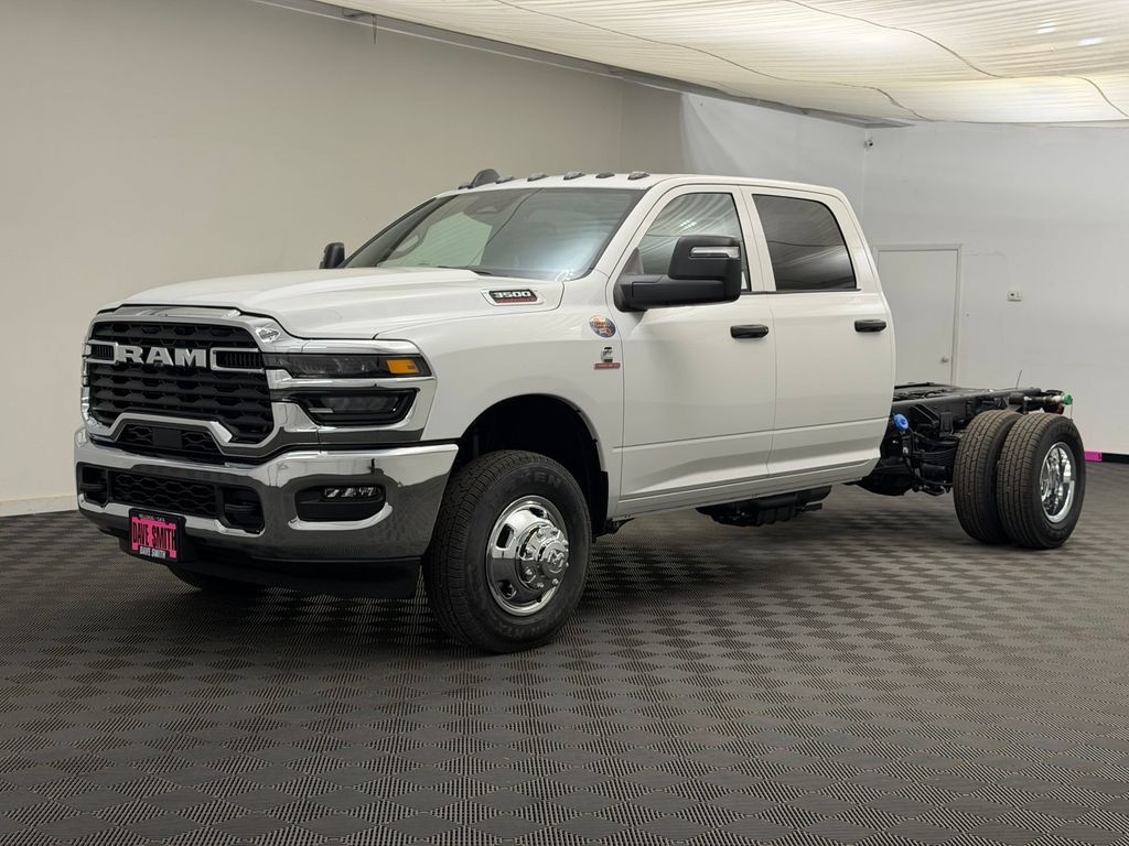 New 2026 Ram 3500 Chassis Cab TRADESMAN CREW 4X4 60' CA Pickup