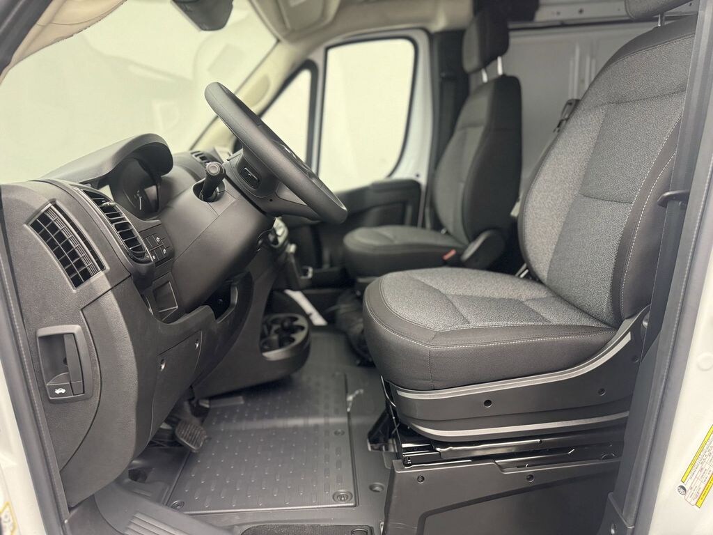 New 2025 Ram ProMaster PROMASTER 1500 TRADESMAN CARGO VAN LOW ROOF 118' W Cargo Van