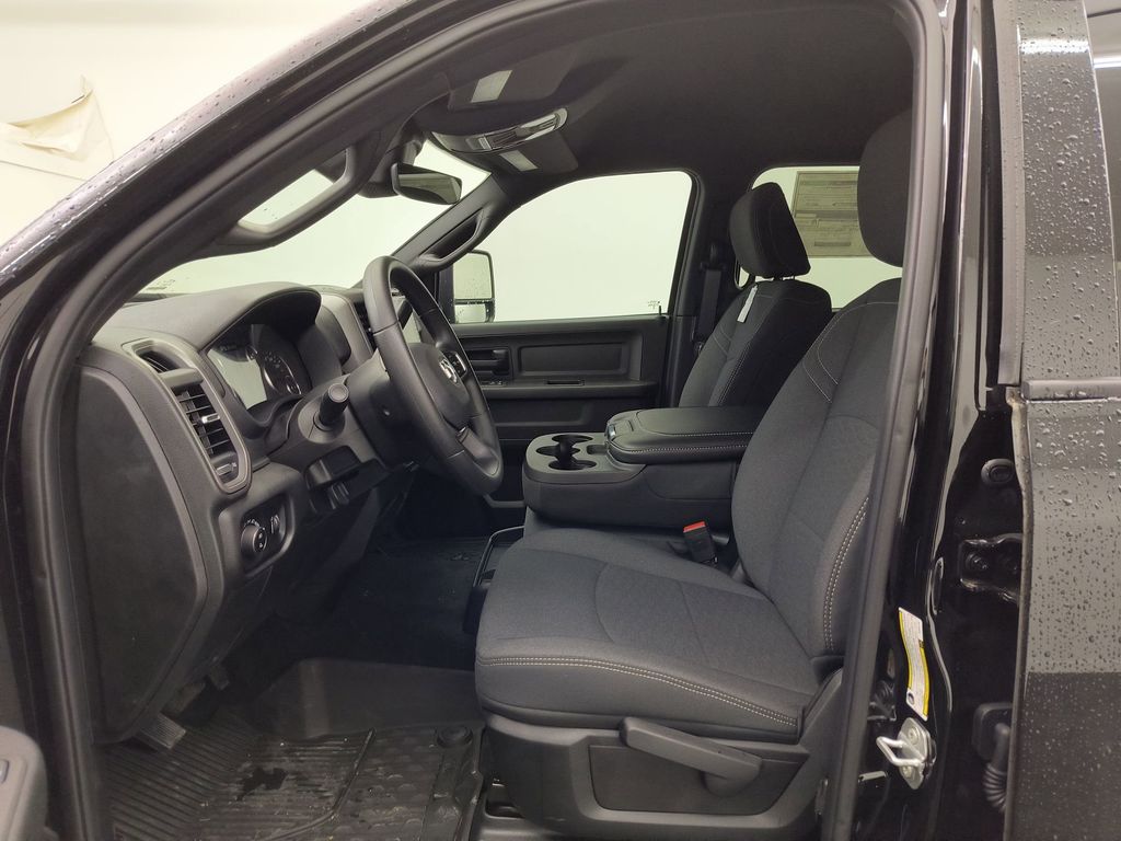 2025 Ram 2500 Tradesman photo 4