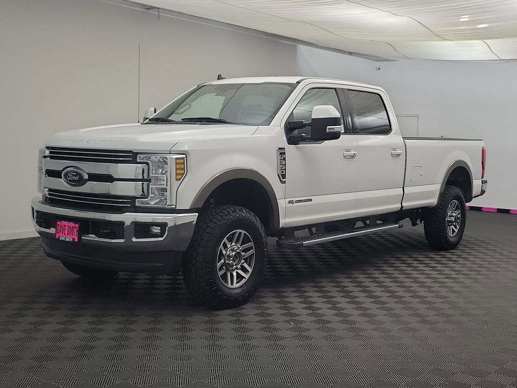 2019 Ford F-350 Super Duty Lariat's photo