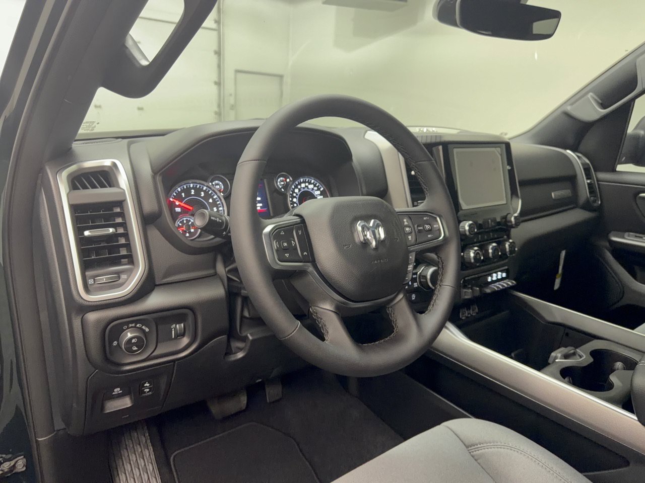 New 2027 Ram 1500 BIG HORN CREW CAB 4X4 5'7 BOX Pickup