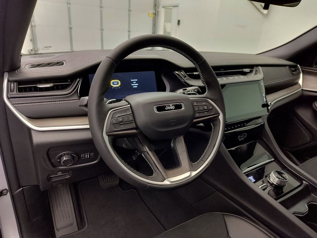 New 2026 Jeep Grand Cherokee LAREDO ALTITUDE 4X4 Sport Utility