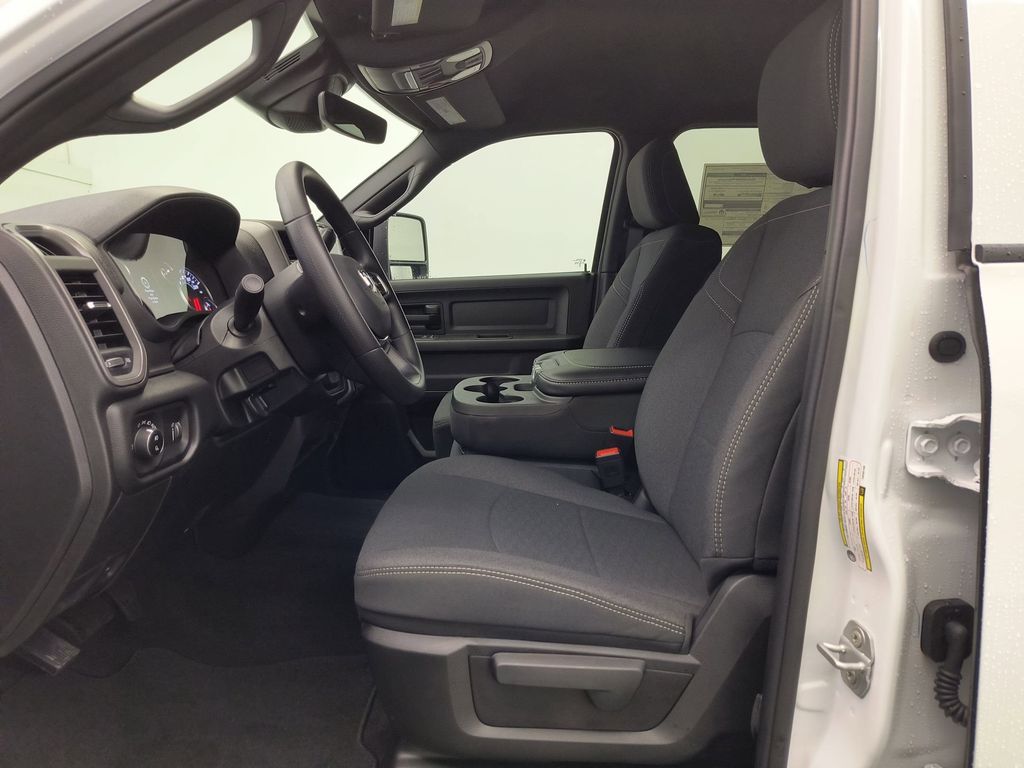 2026 Ram 2500 Tradesman photo 4