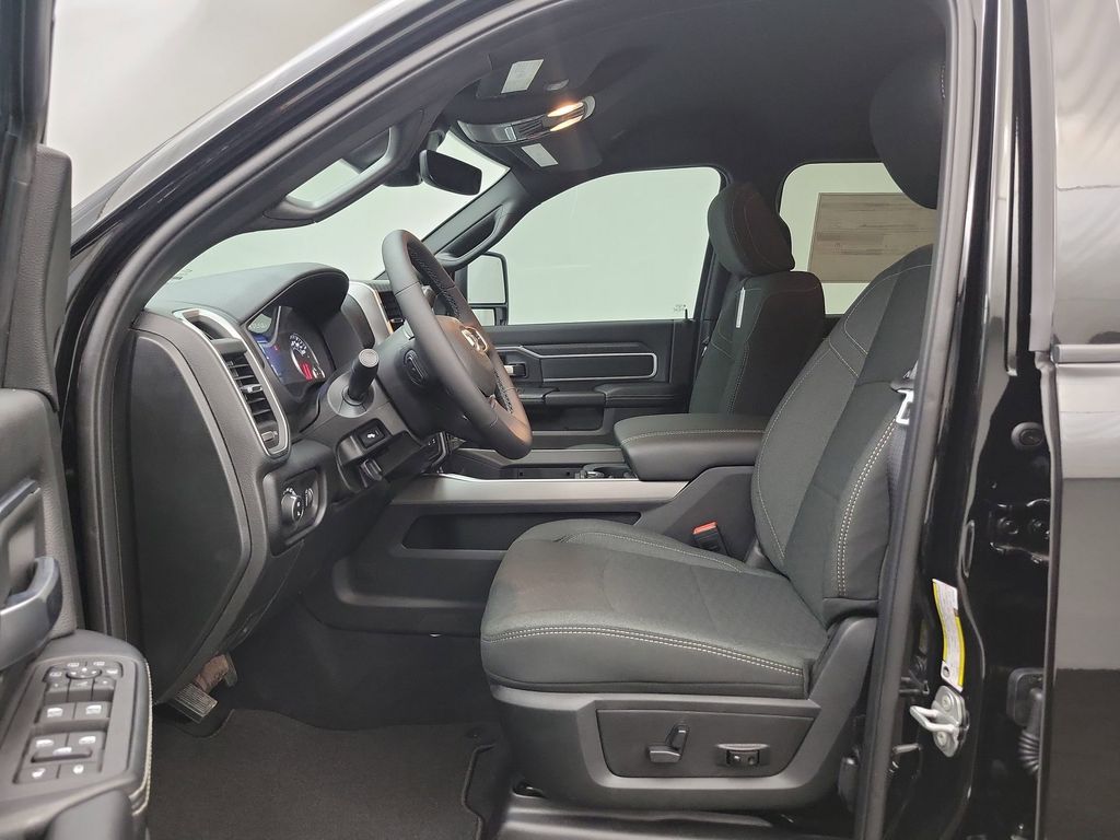 2026 Ram 2500 Big Horn photo 3