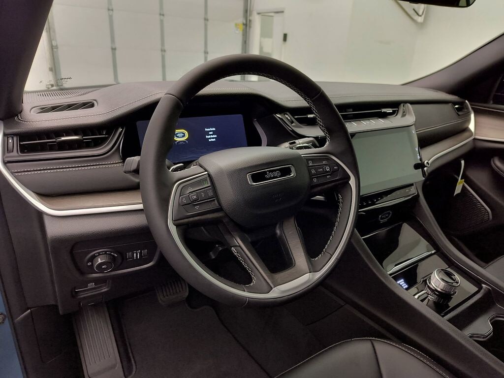 New 2026 Jeep Grand Cherokee L LIMITED 4X4 Sport Utility