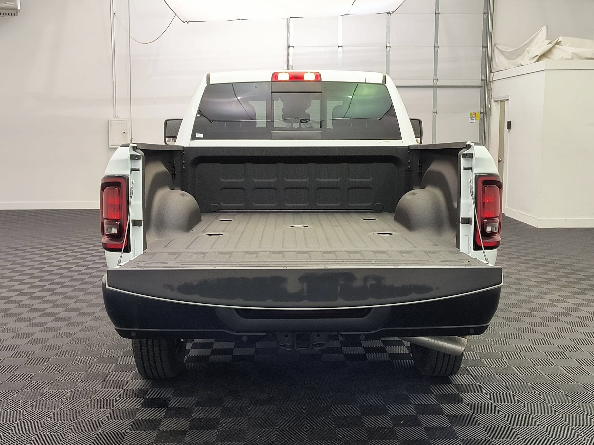 2025 RAM 2500 Tradesman - Photo 18