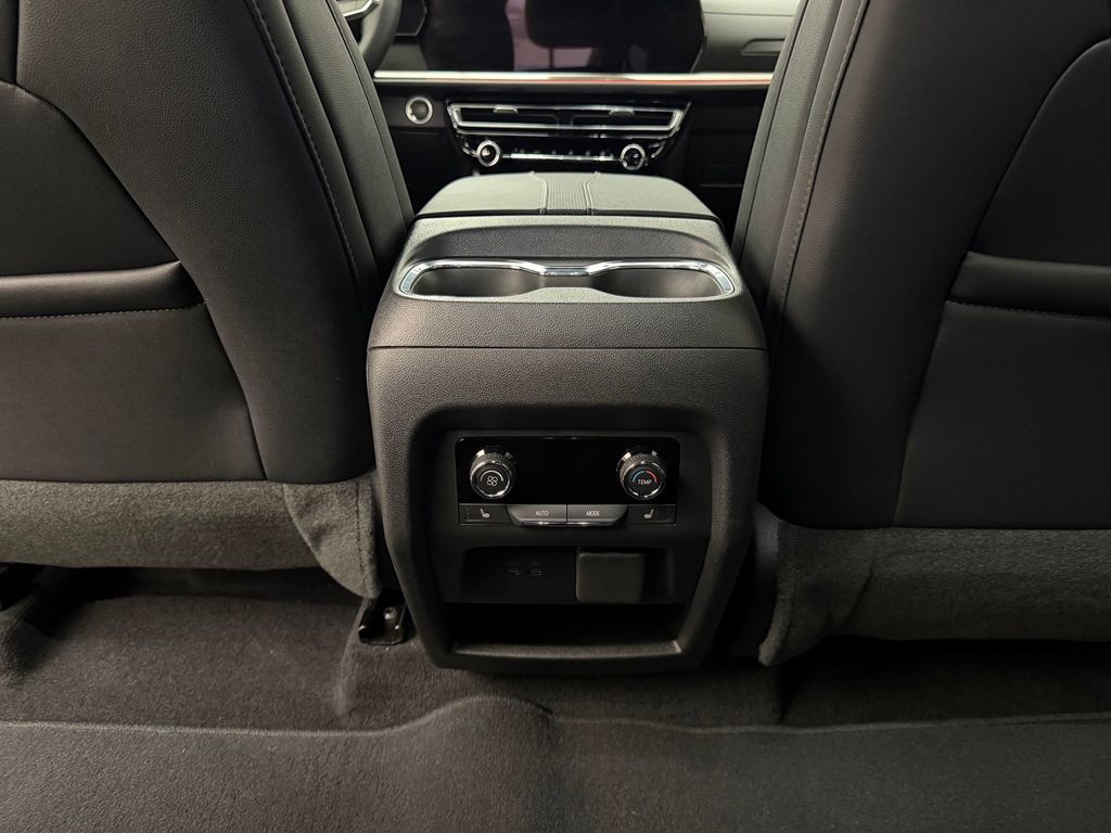 2025 Chevrolet Traverse High Country - Photo 23
