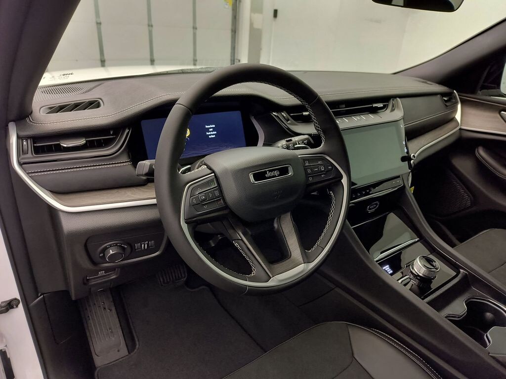 New 2026 Jeep Grand Cherokee LAREDO ALTITUDE 4X4 Sport Utility