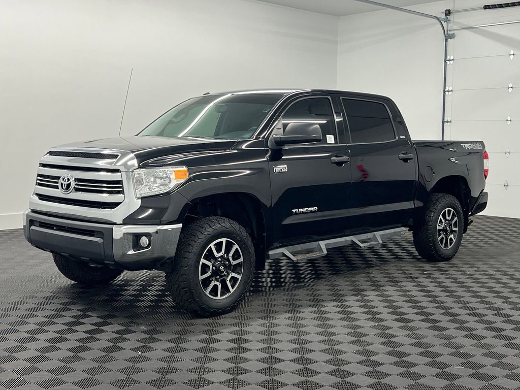 2017 Toyota Tundra SR5's photo