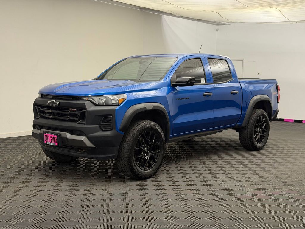 2023 Chevrolet Colorado 4WD Trail Boss Crew Cab Short Box's photo