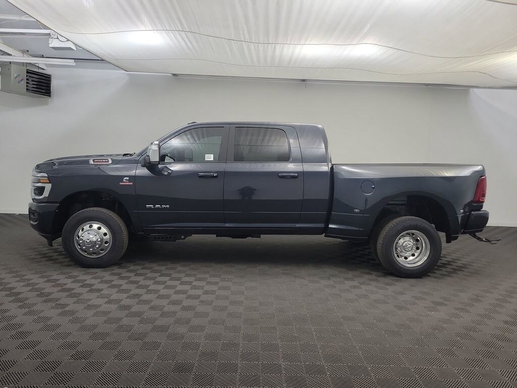 New 2026 Ram 3500 LARAMIE MEGA CAB 4X4 6'4 BOX Pickup