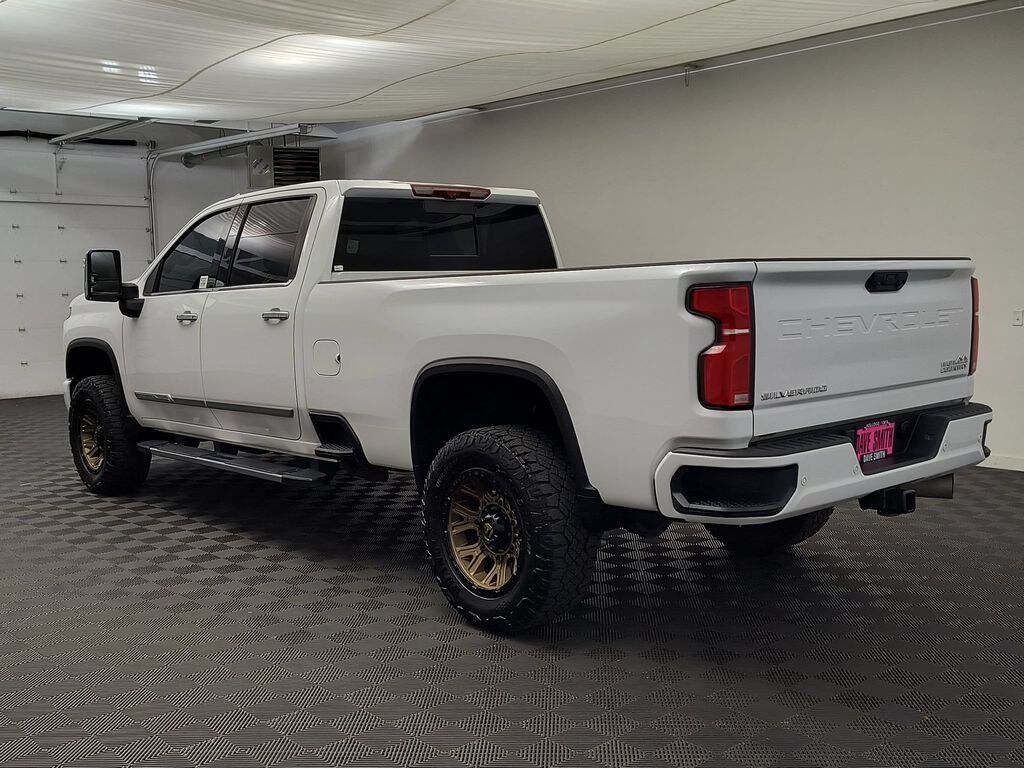 Used 2024 Chevrolet Silverado 3500 HD High Country Truck Crew Cab