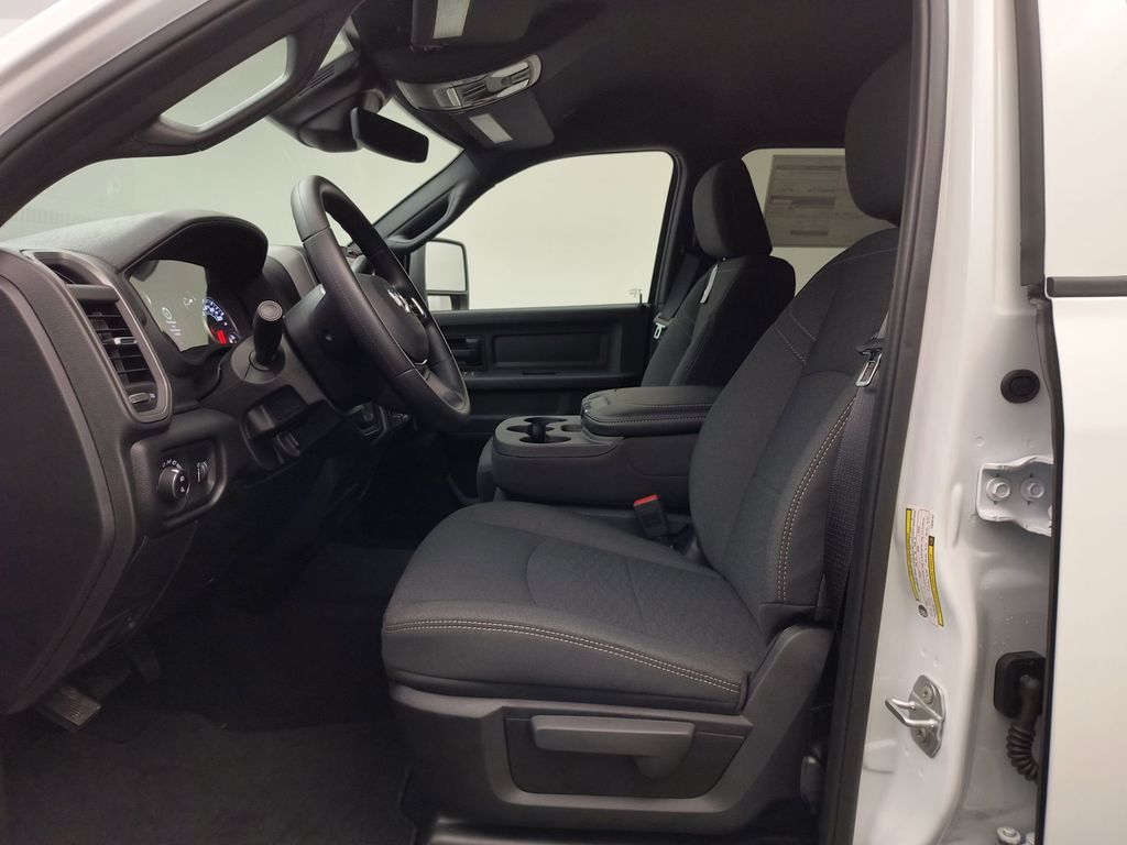 2026 Ram 2500 Tradesman photo 4