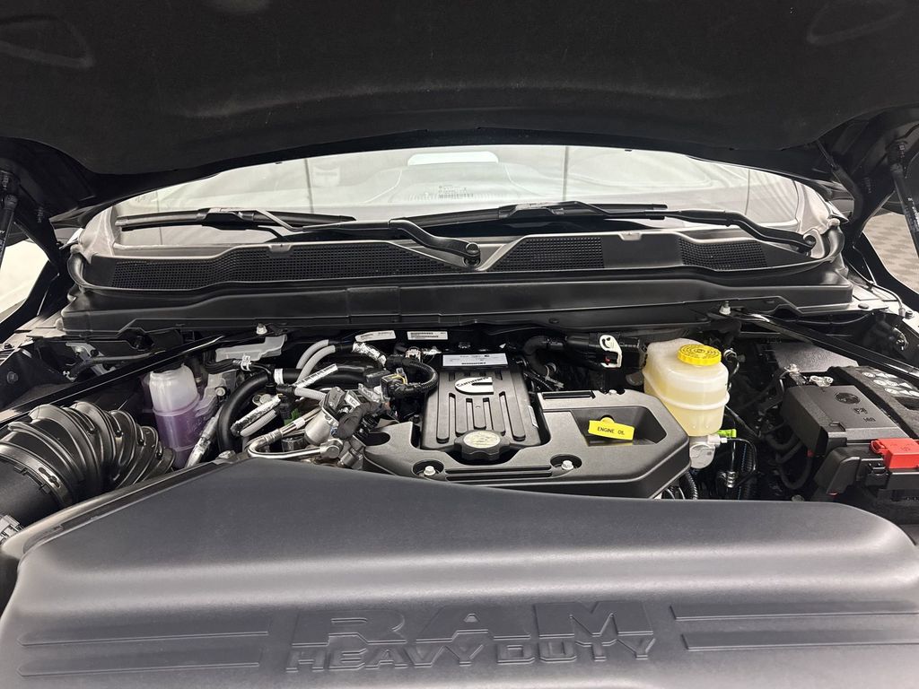 2025 RAM 3500 Limited - Photo 29