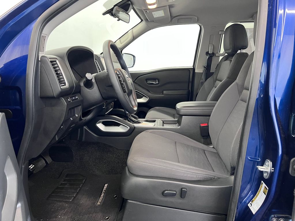 Frontier SV Truck Crew Cab
