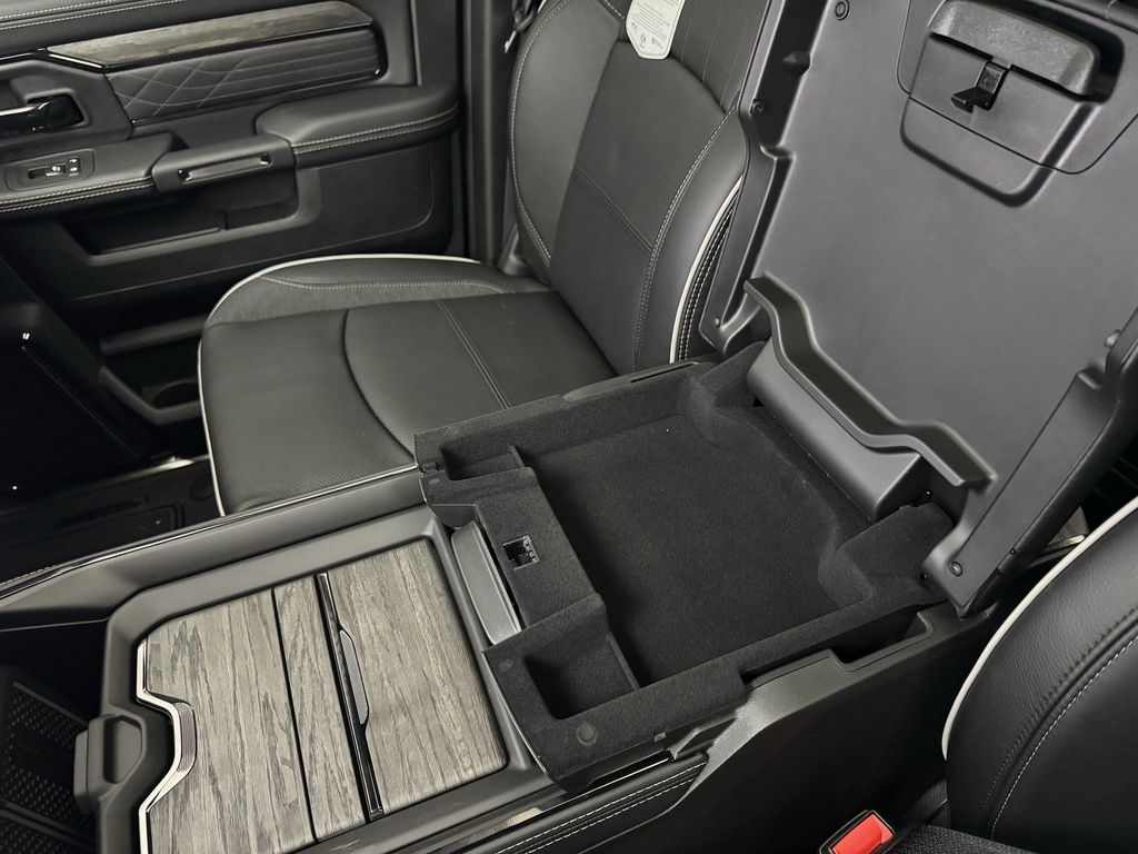 2025 RAM 3500 Limited - Photo 32