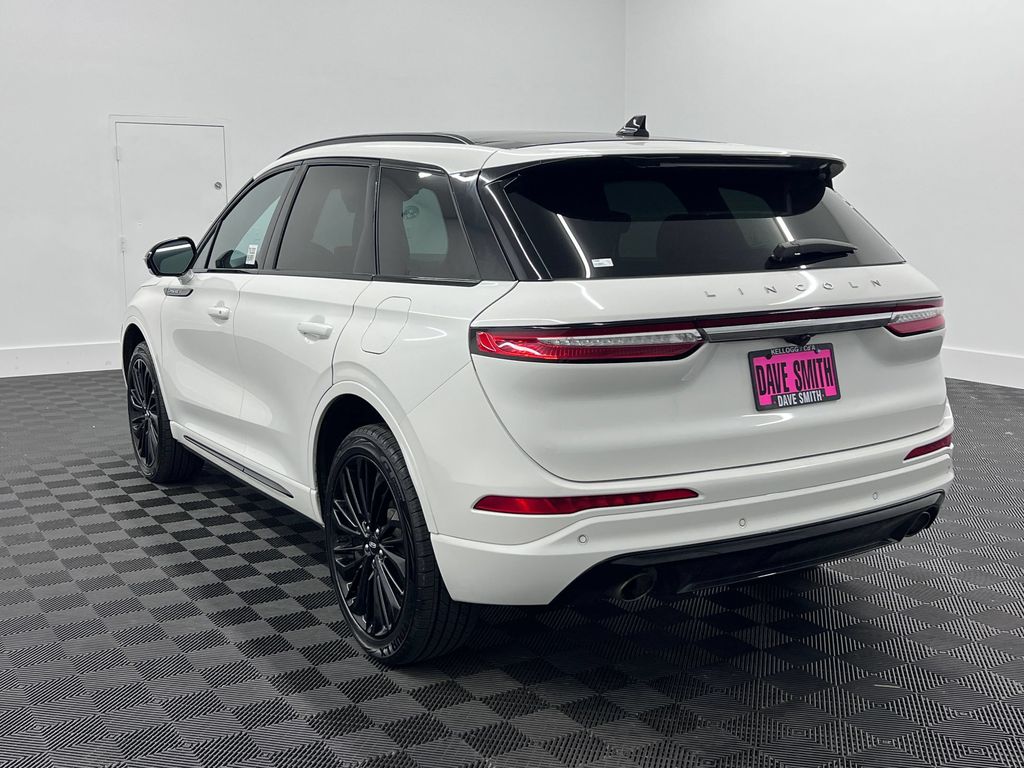 Corsair Reserve SUV