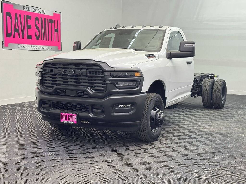 New 2025 Ram 3500 Chassis Cab 3500 TRADESMAN CHASSIS REGULAR CAB 4X4 84' CA Pickup