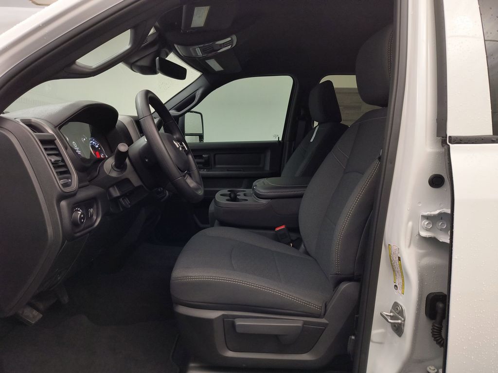 2026 Ram 2500 Tradesman photo 4