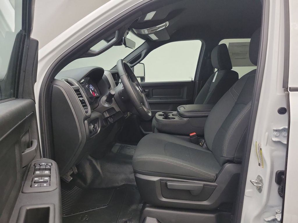 New 2026 Ram 3500 Chassis Cab 3500 TRADESMAN CREW CAB CHASSIS 4X4 60' CA Pickup