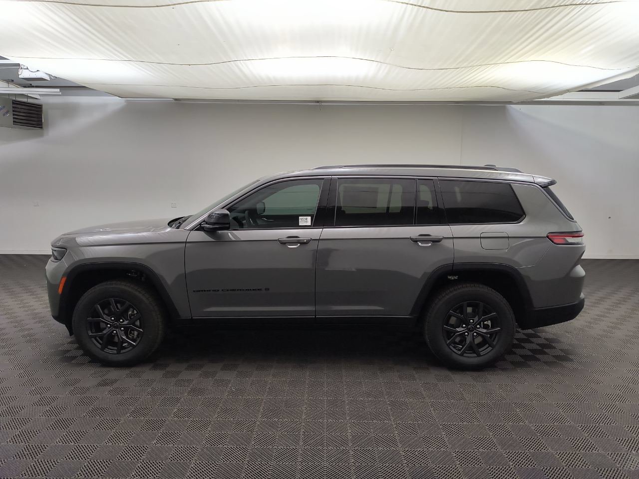New 2027 Jeep Grand Cherokee L 3 Row LAREDO 4X4 Sport Utility