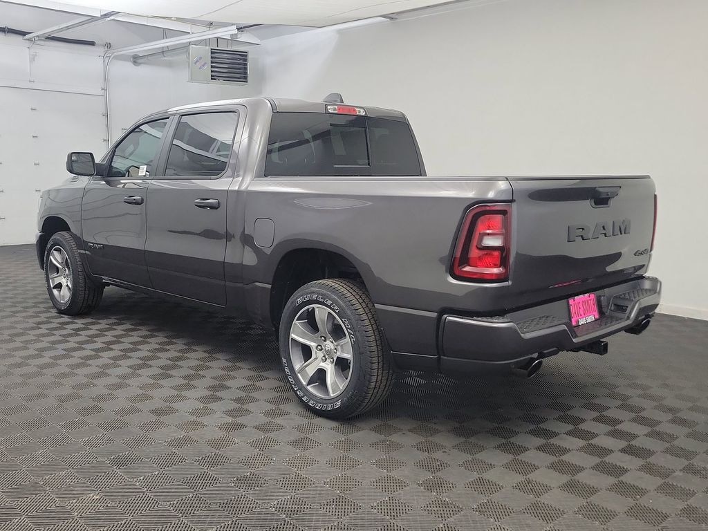 New 2026 Ram 1500 EXPRESS CREW CAB 4X4 5'7 BOX Pickup