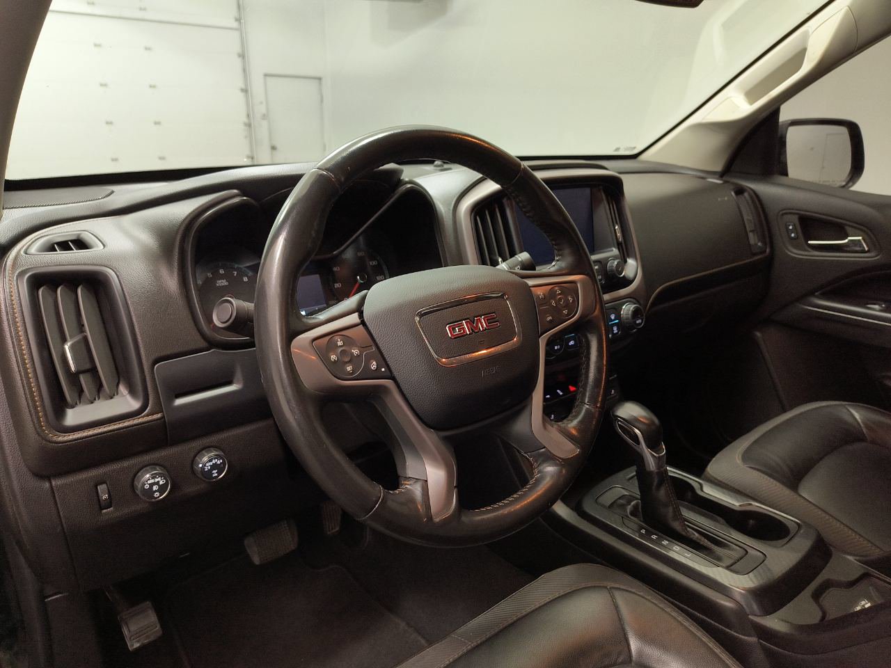 Used 2022 GMC Canyon AT4 w/Leather Truck Crew Cab