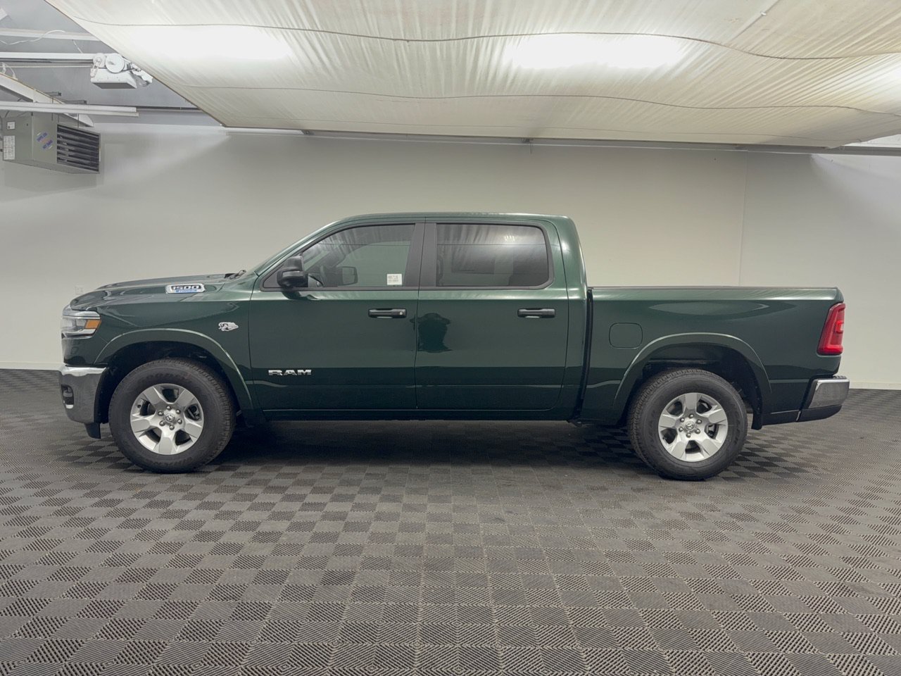 New 2027 Ram 1500 BIG HORN CREW CAB 4X4 5'7 BOX Pickup